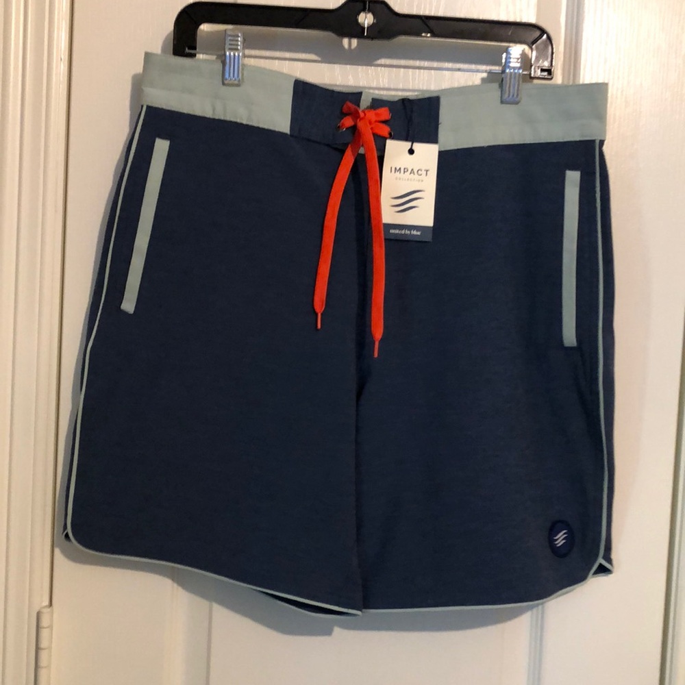 IMPACT COLLECTION.MENS SCALLOPED BOARD SHORT. SIZE 34 . NWT.